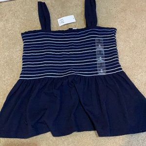 Gap tank top size medium (8) NWT